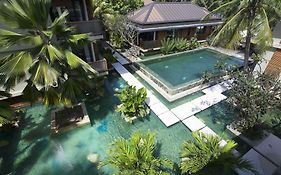 Dhevatara Beach Hotel